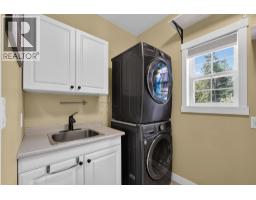 7272 Dunwaters Road, Kelowna, BC V1Z3W4 Photo 37