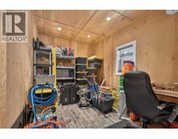 7272 Dunwaters Road, Kelowna, BC V1Z3W4 Photo 41