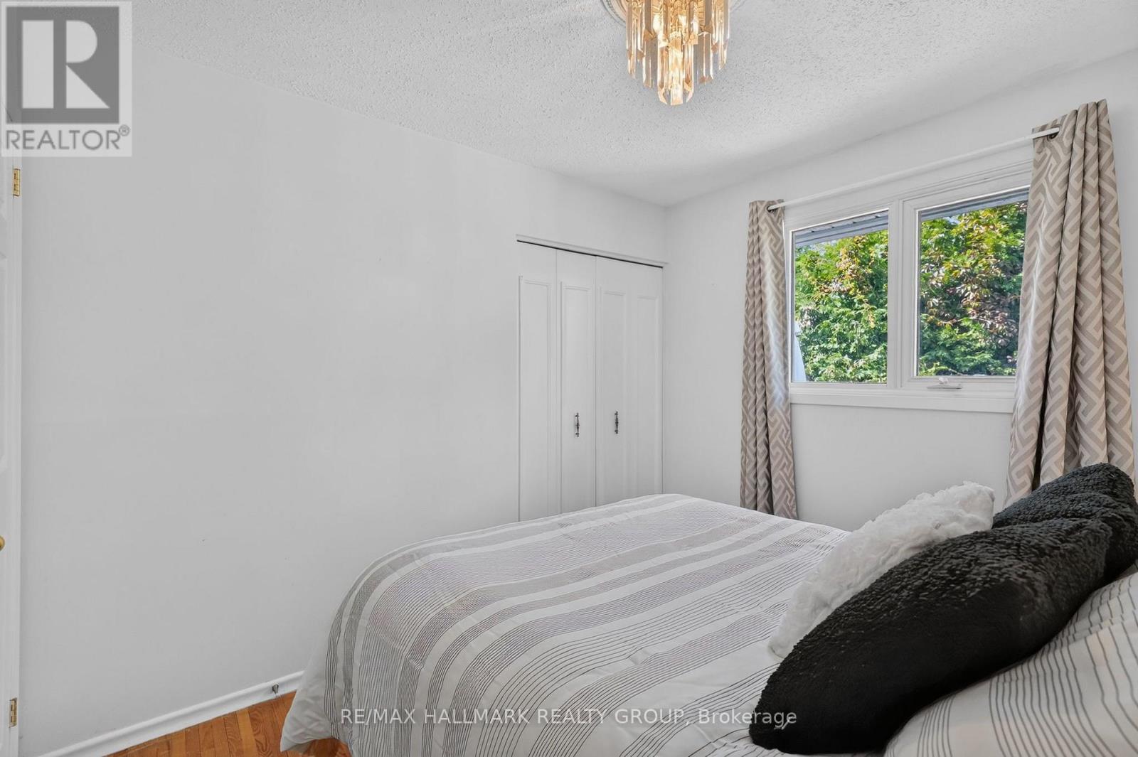 157 LACROIX AVENUE - 23