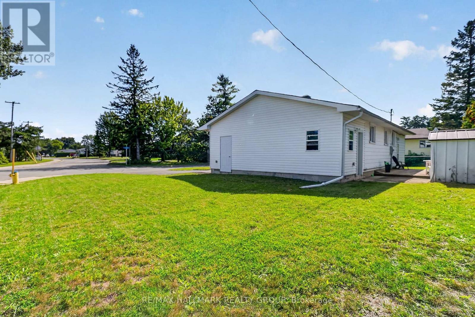157 LACROIX AVENUE - 32