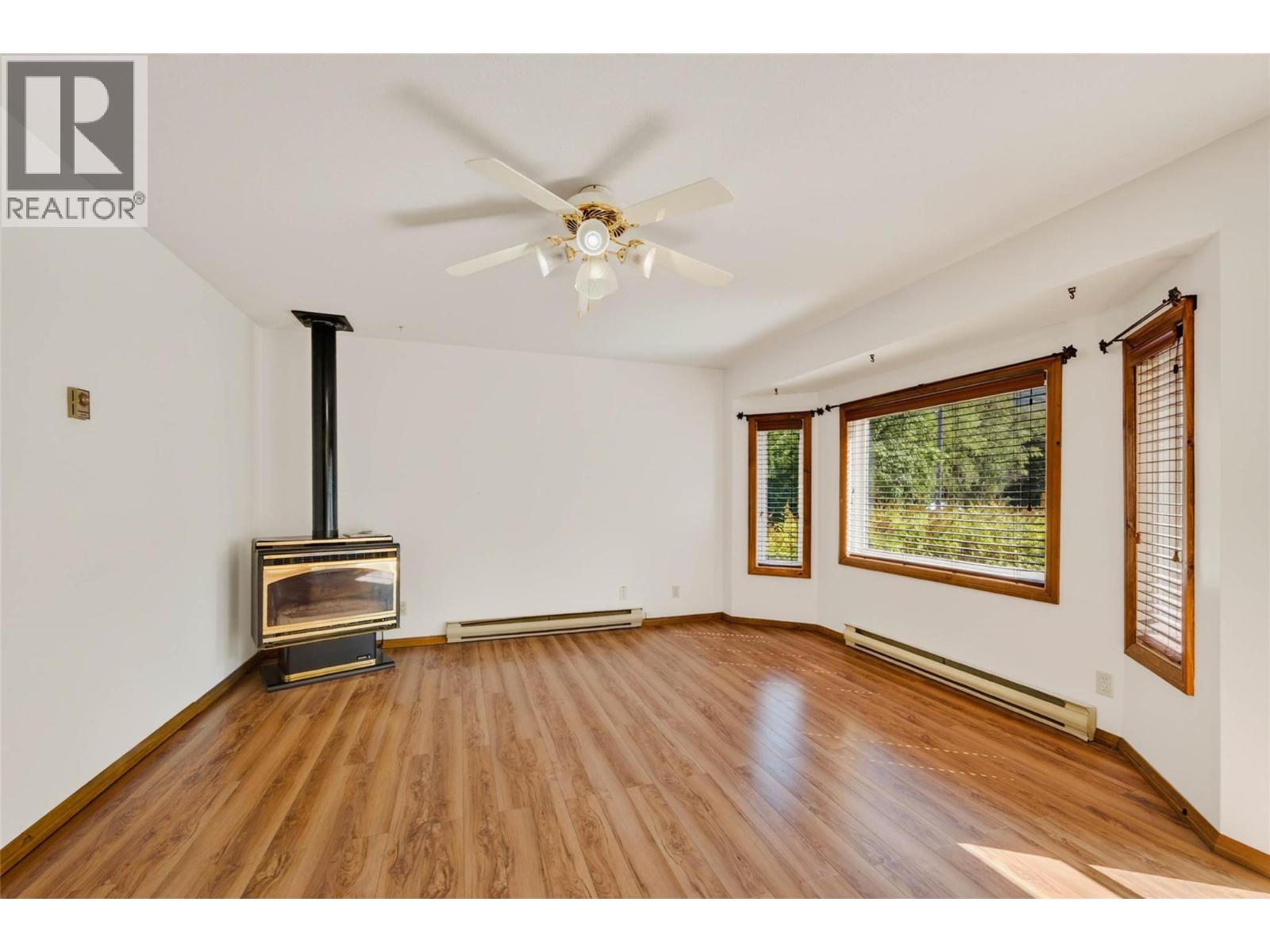 110 Davies Avenue - Image 5