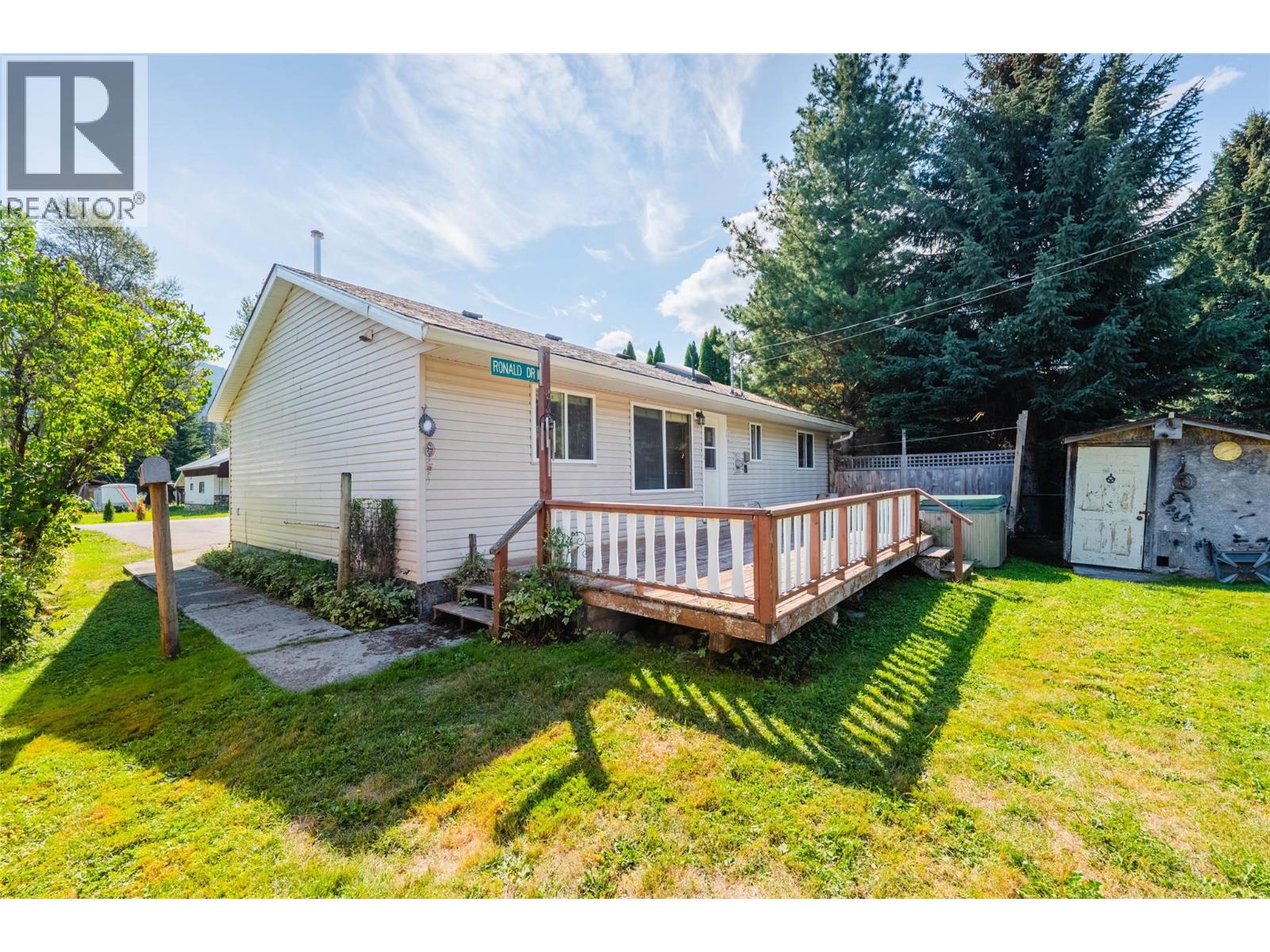 110 Davies Avenue - 28