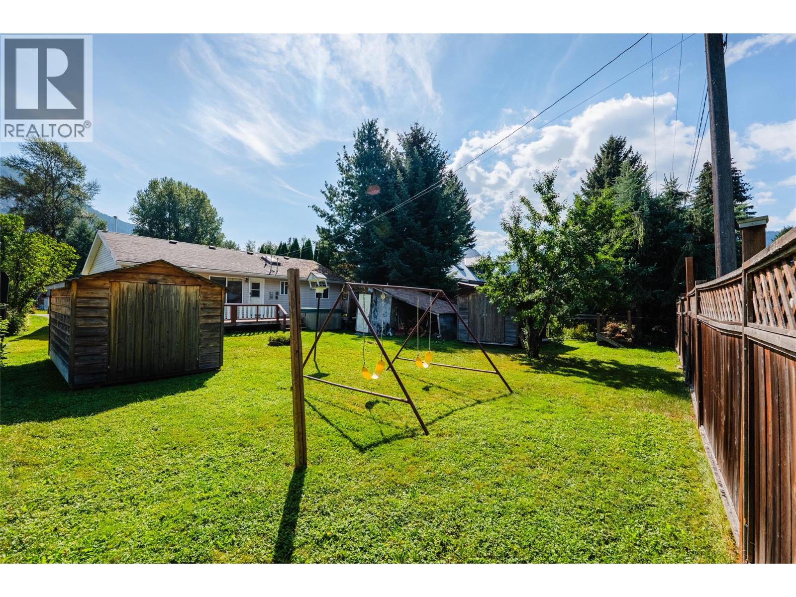 110 Davies Avenue - 34