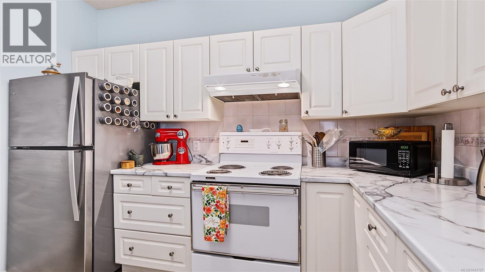 #104B 3000 Oak St - 12