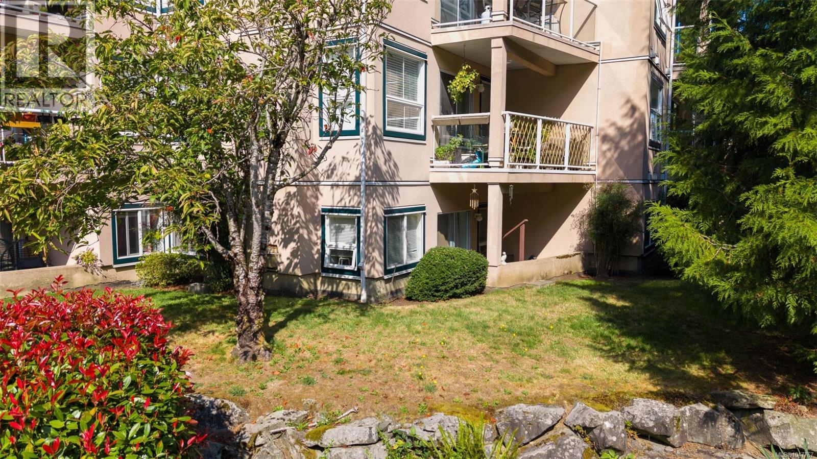 #104B 3000 Oak St - 40