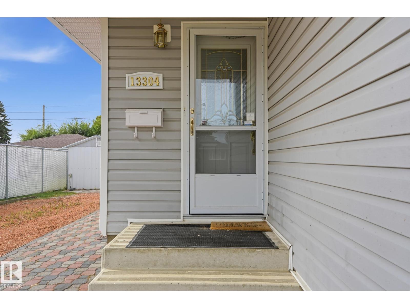 13304 63 ST NW - 26