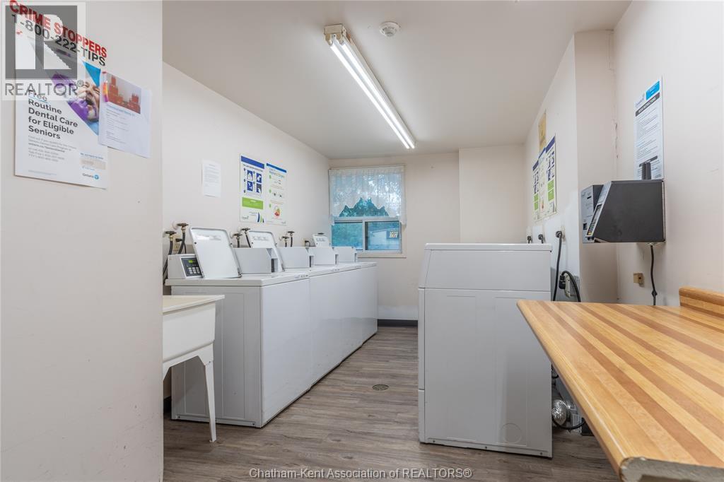 #211 140 Park AVENUE East - 16