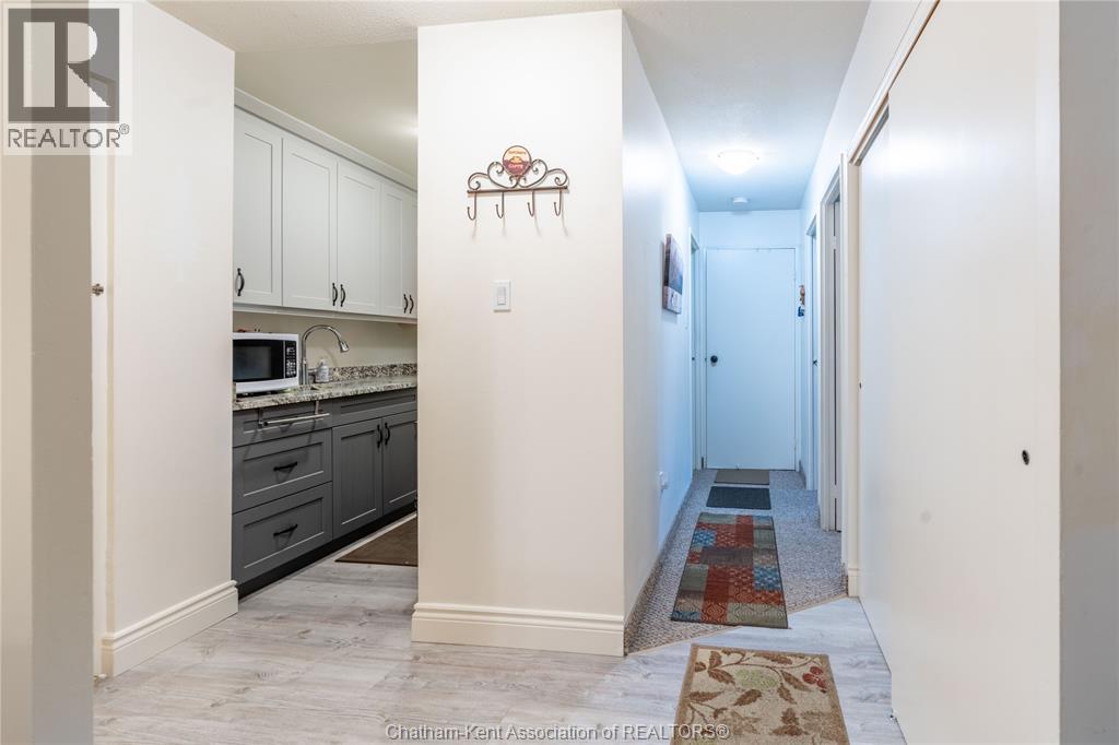 #211 140 Park Avenue East, Chatham, Ontario, N7M3V6, Chatham, Ontario — photo 3 of 5