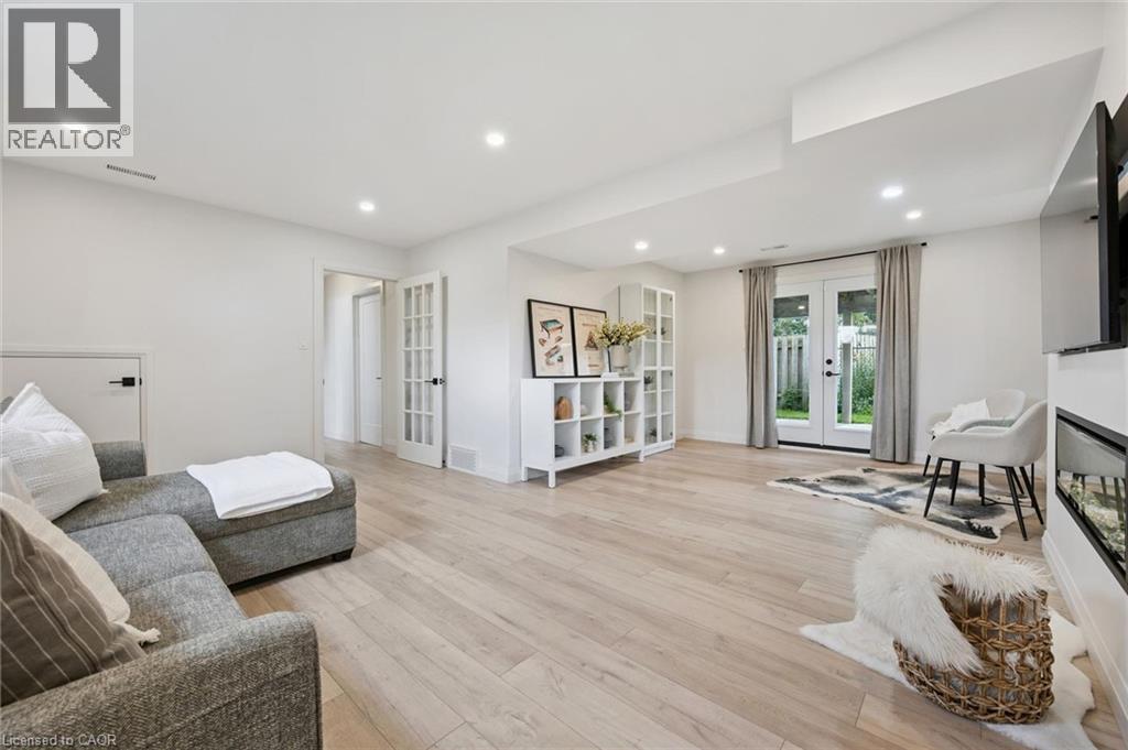 8 CHRISTIAN Street - 21