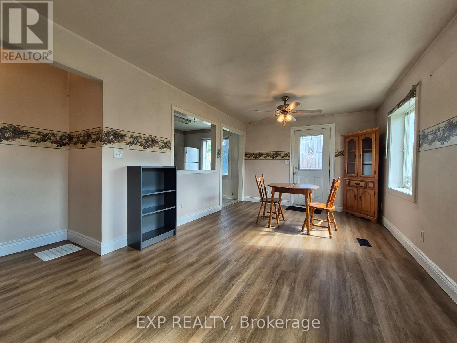 1 Bed, 1 Bath House for Sale in Renfrew – 170 JUNE STREET, Renfrew – MLS# X13743686 - Image 11