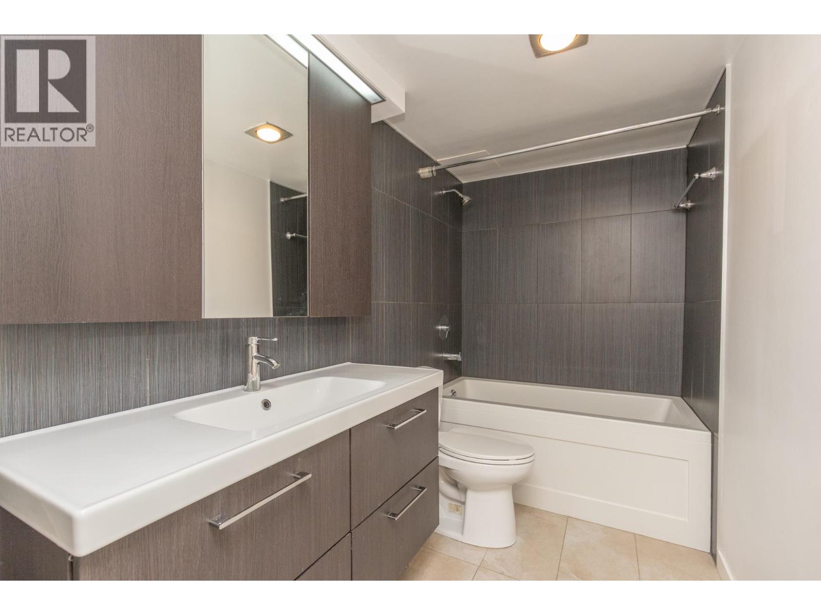 202 1235 15TH AVENUE, Vancouver