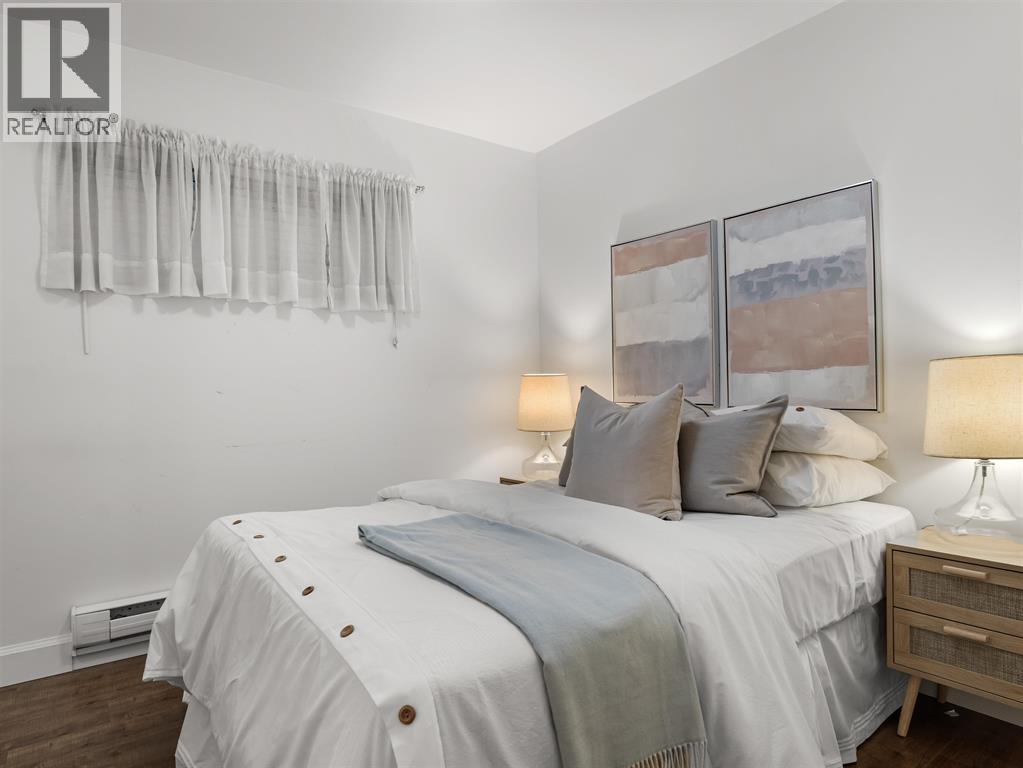 1253 PLATEAU DRIVE, North Vancouver