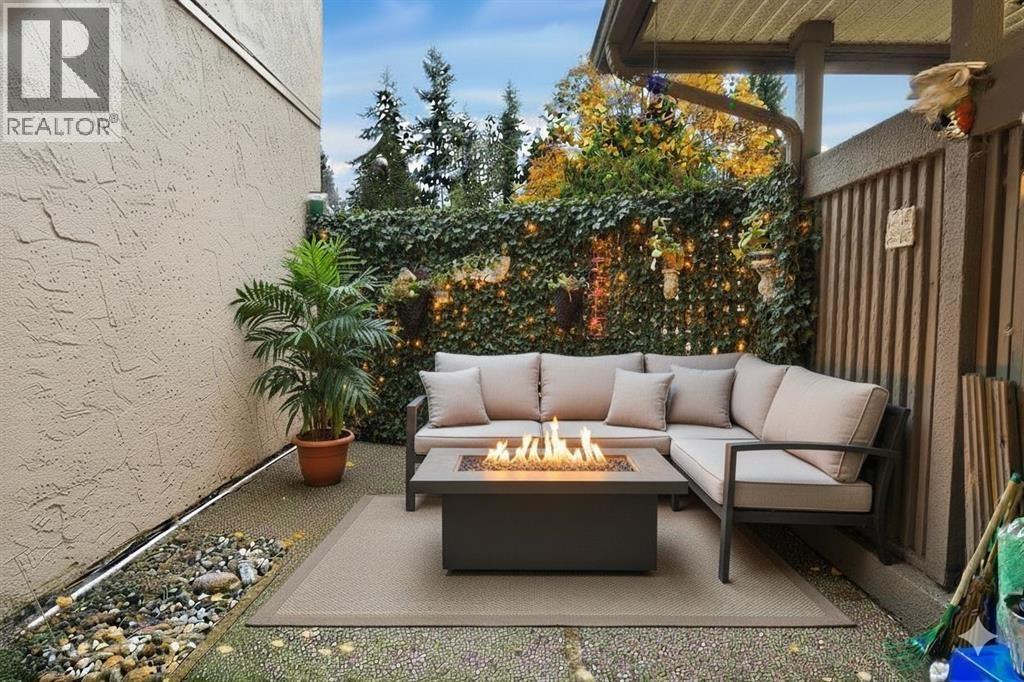 1253 PLATEAU DRIVE, North Vancouver