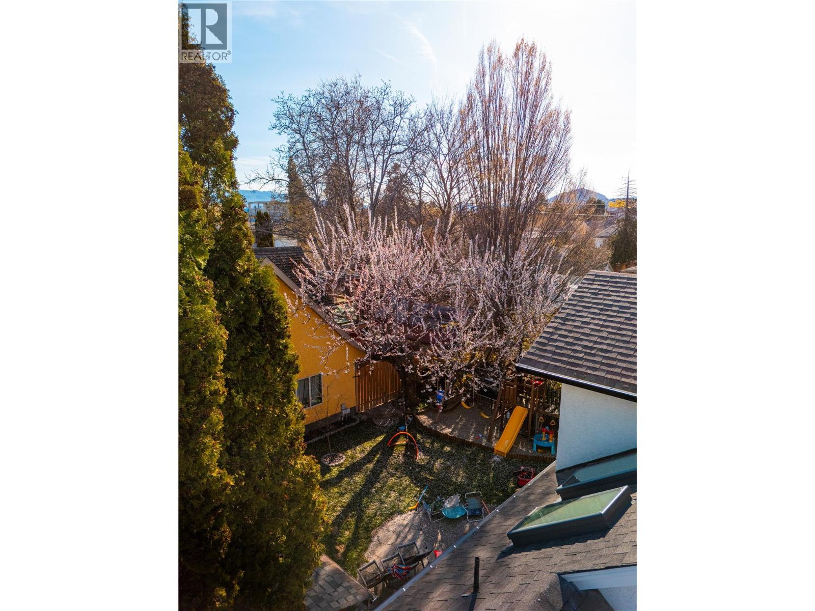 773 Sutherland Avenue - Image 45