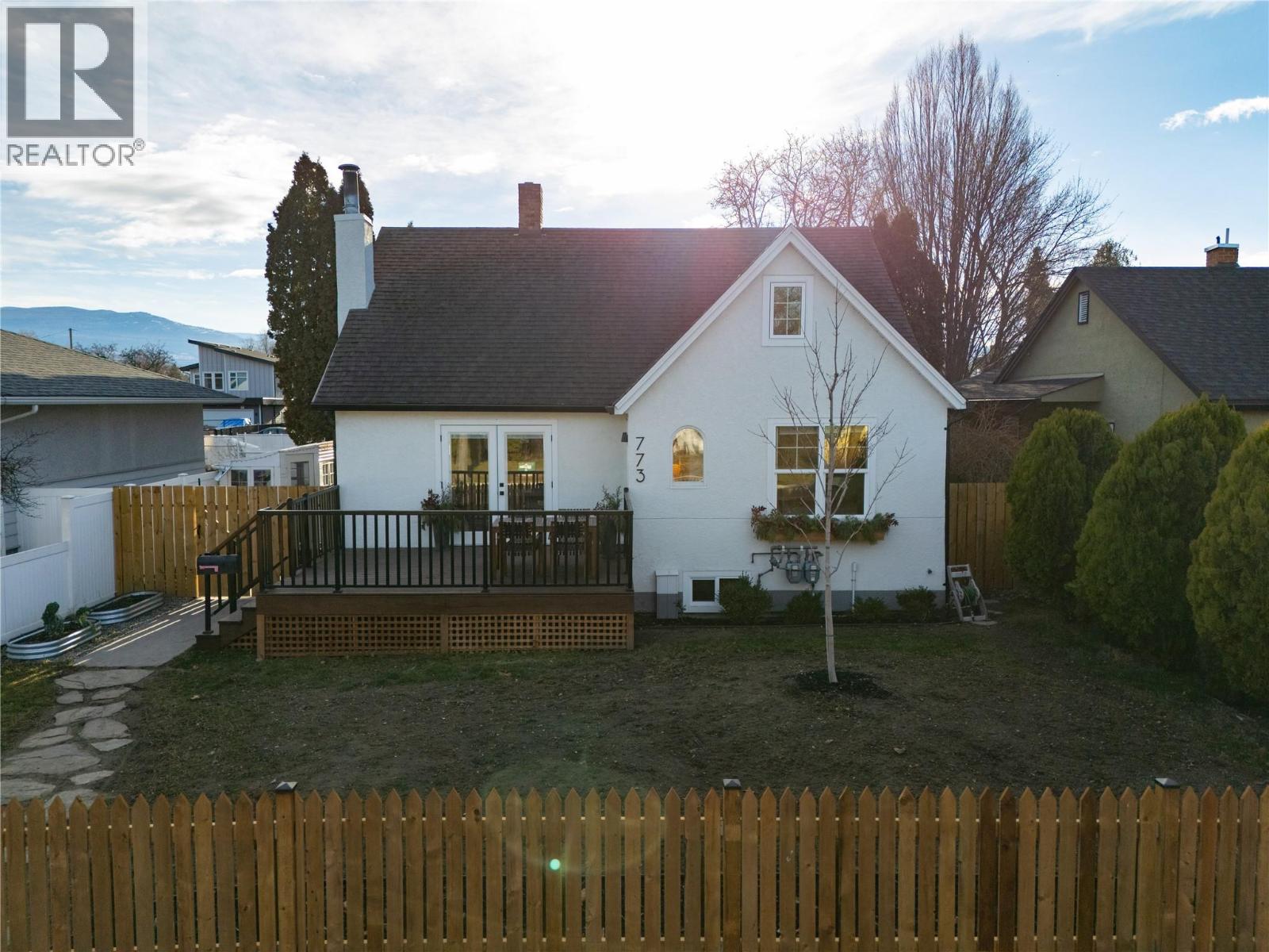 773 Sutherland Avenue - Image 59