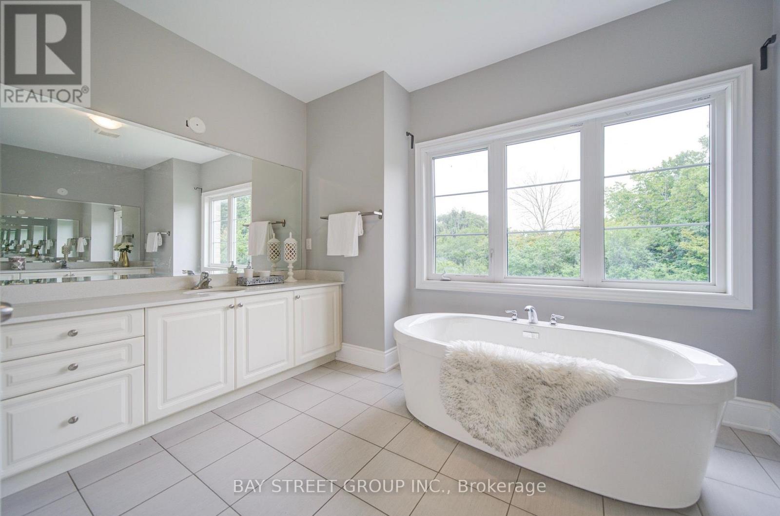 16 MALASPINA CLOSE - Image 31