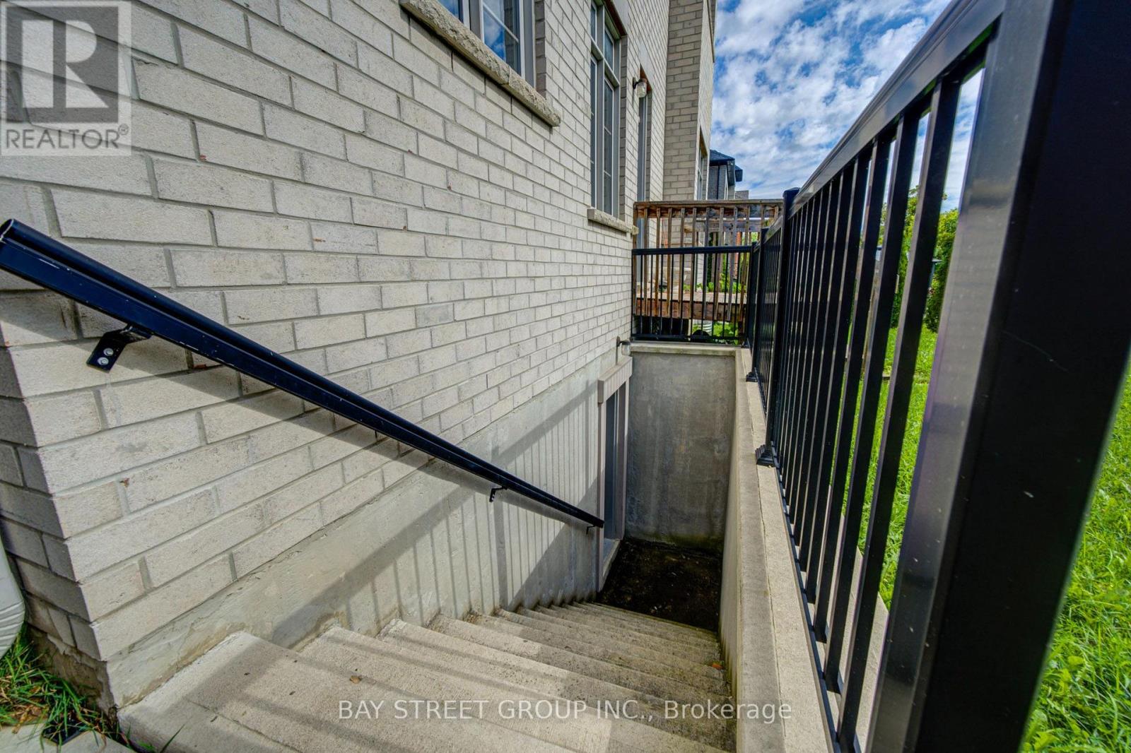 16 MALASPINA CLOSE - Image 48