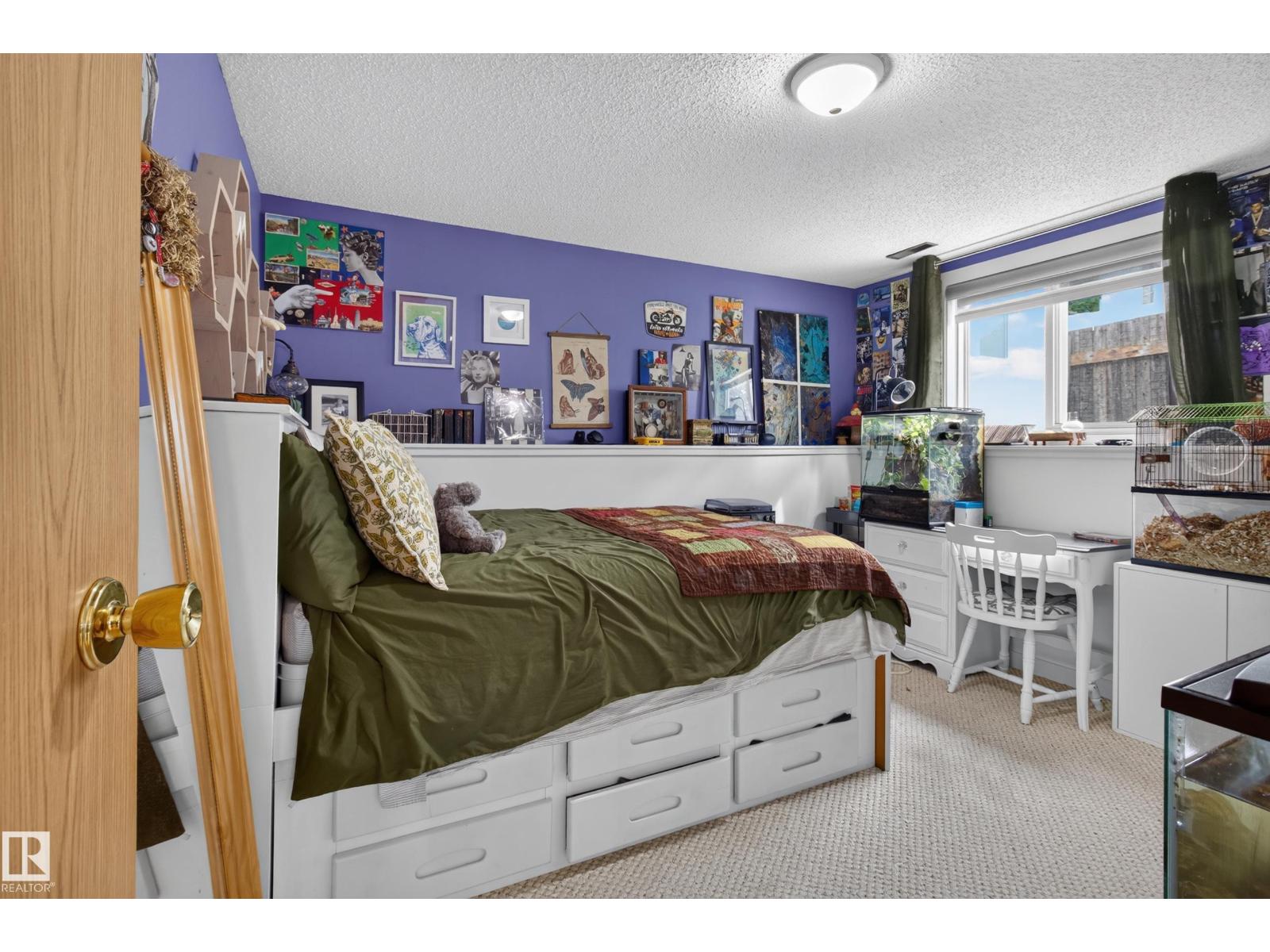 102 COACHMAN WY - 24