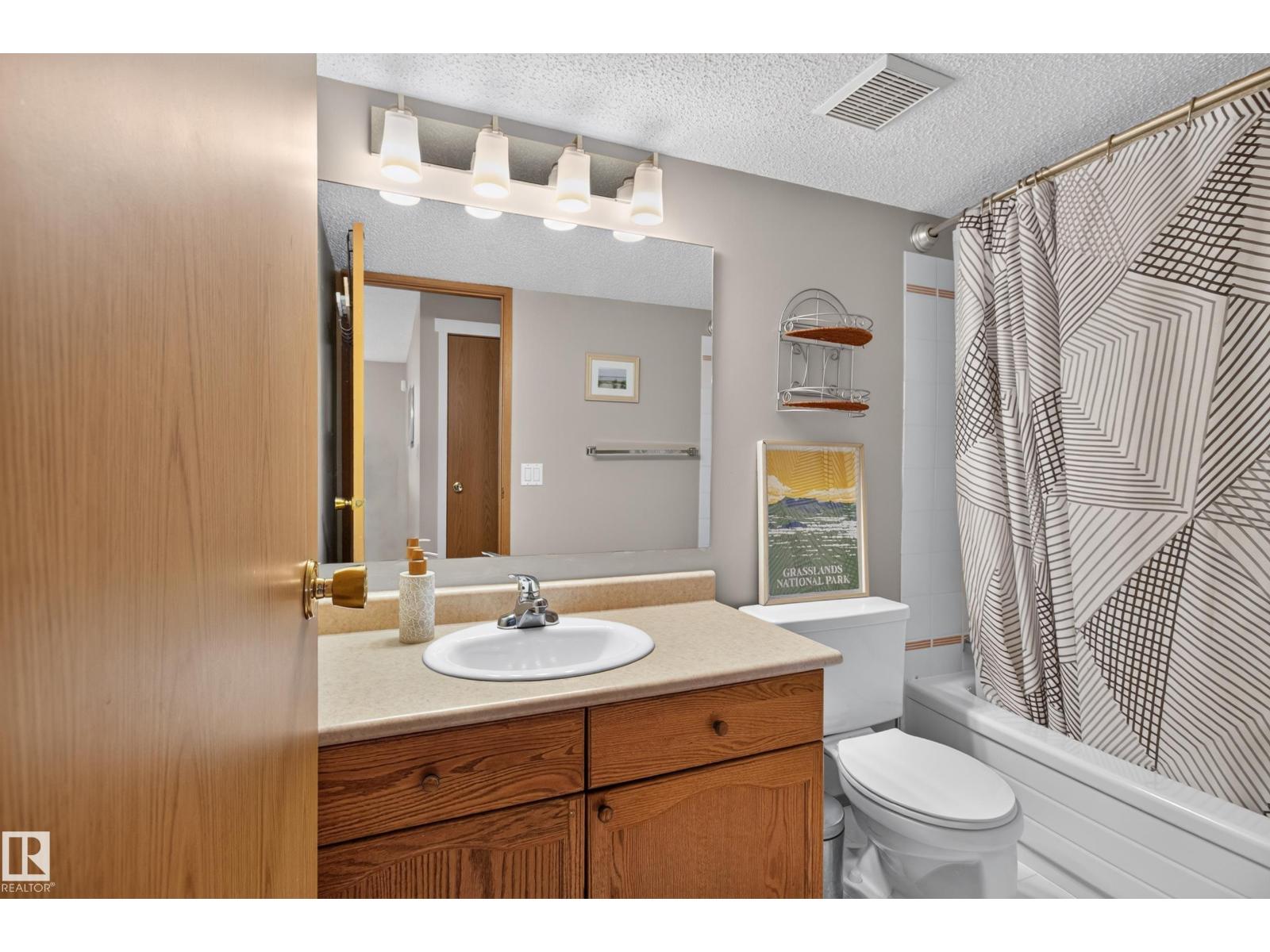 102 COACHMAN WY - 25