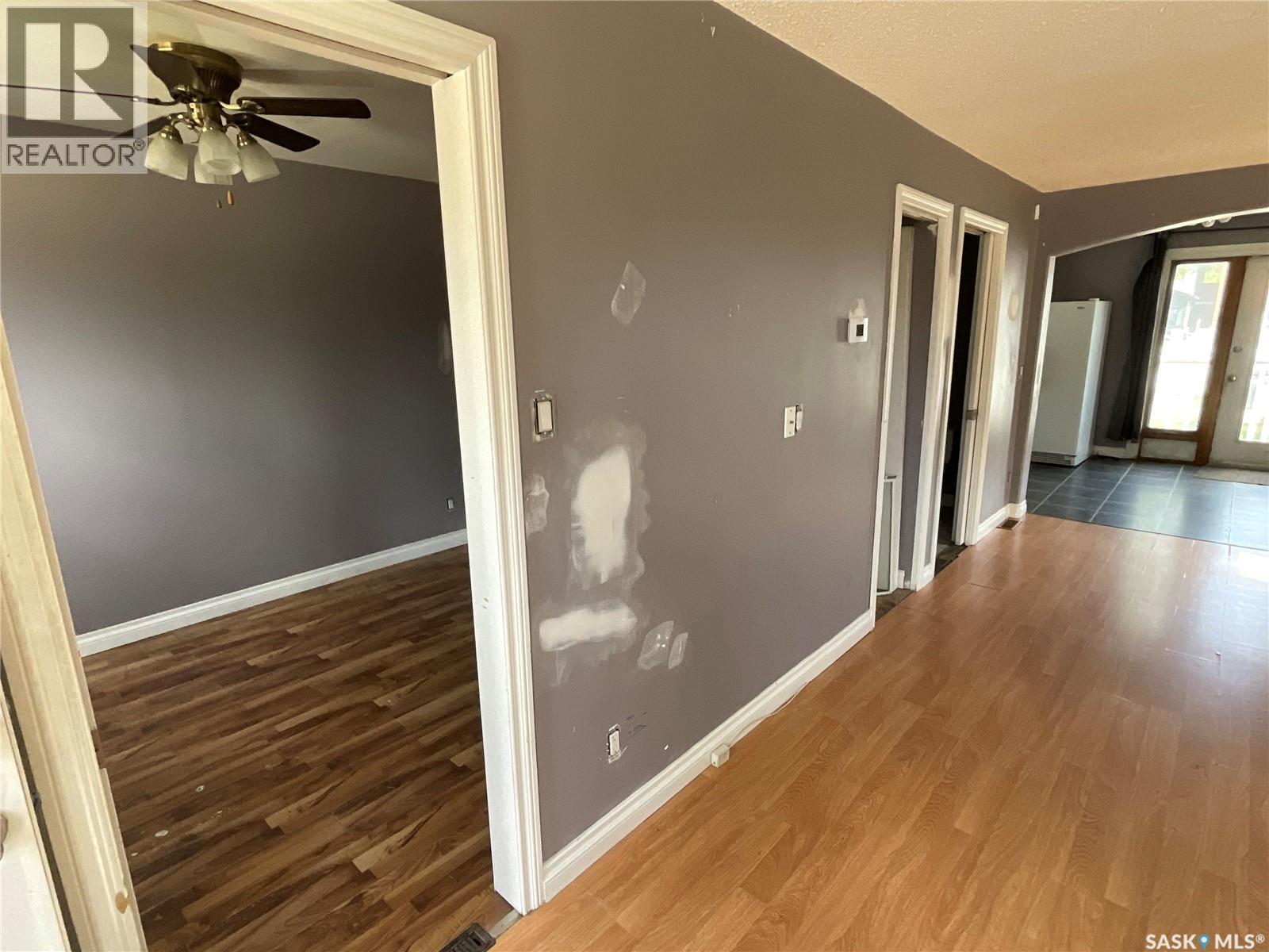 810 O AVENUE S, Saskatoon, Saskatchewan, S7M2L4, Saskatoon, Saskatchewan — photo 3 of 5
