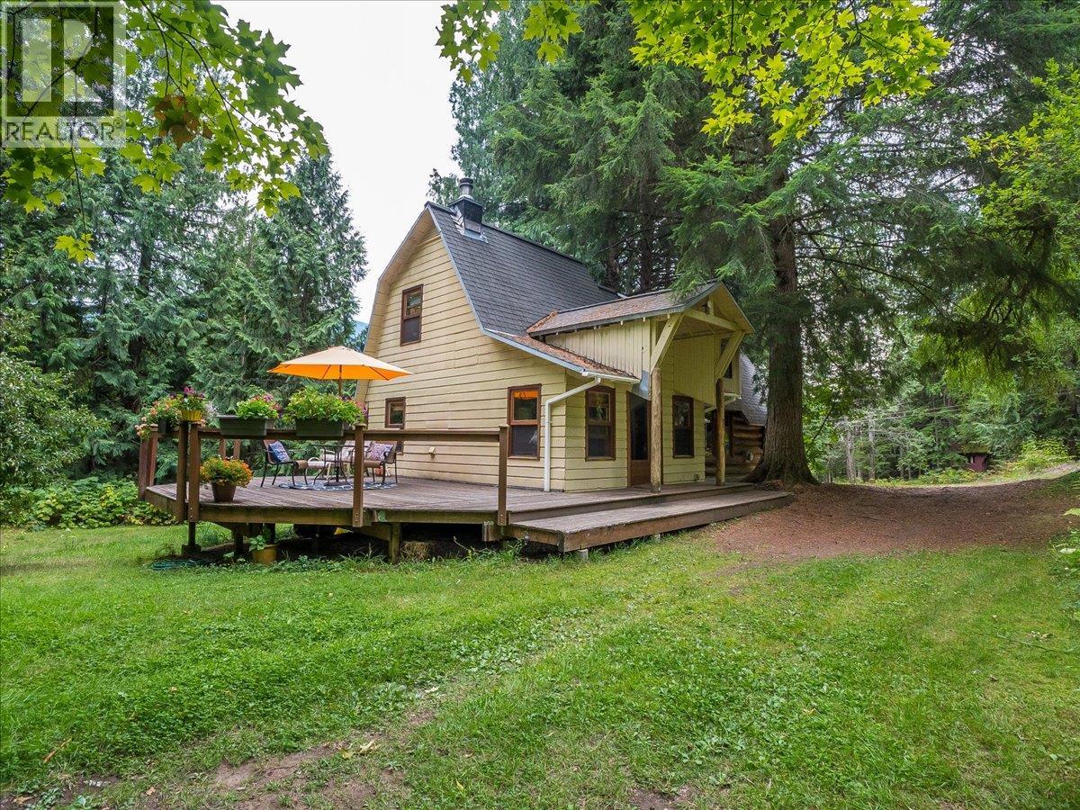 7720 AVIS Road, Winlaw