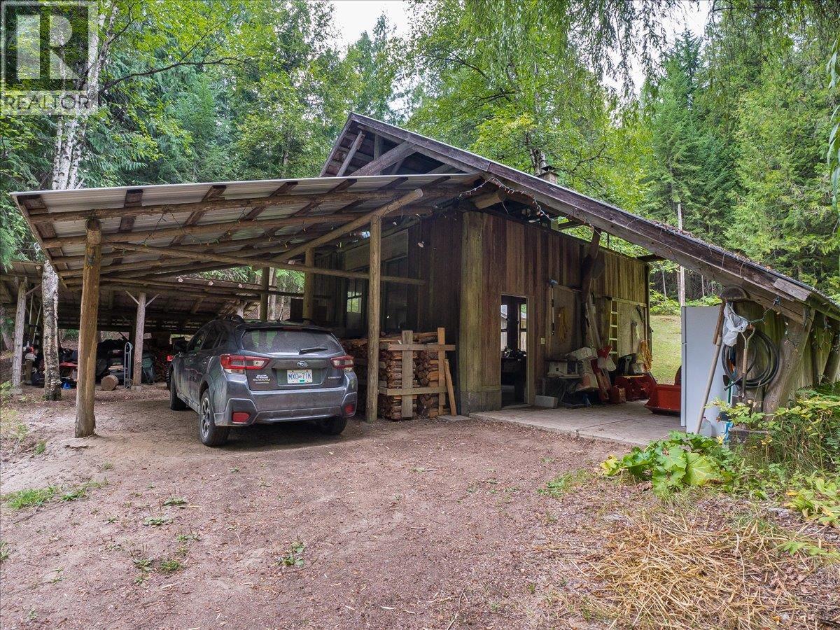 7720 AVIS Road, Winlaw