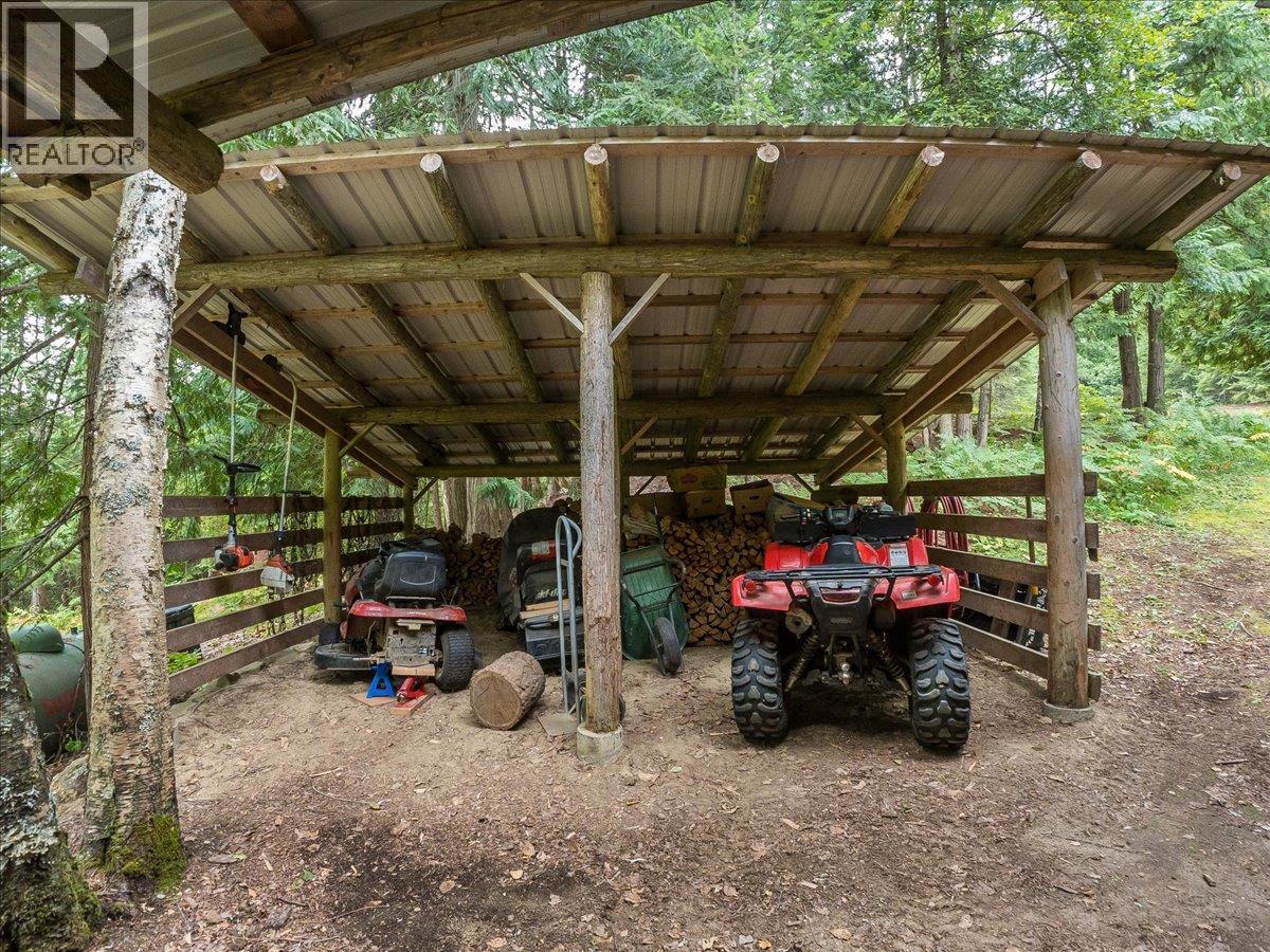 7720 AVIS Road, Winlaw