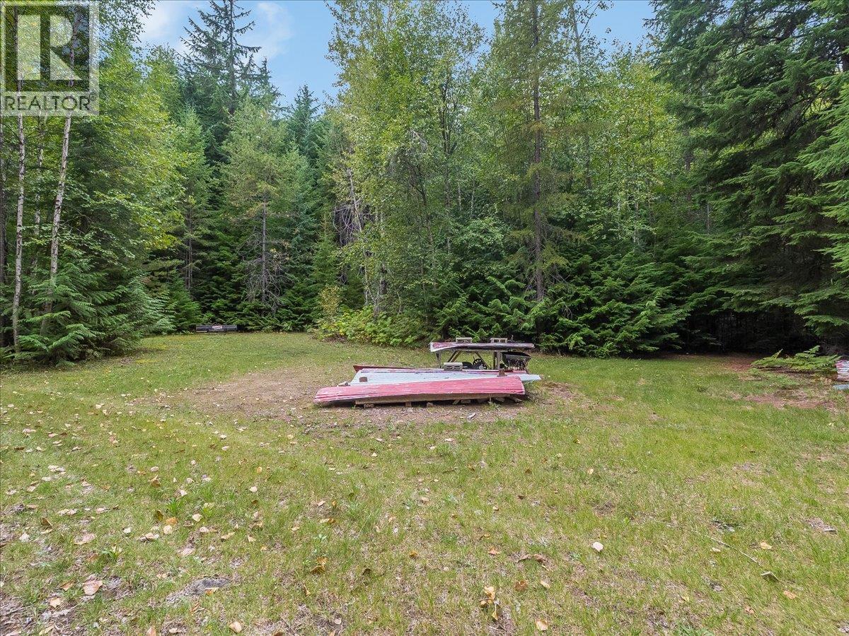 7720 AVIS Road, Winlaw