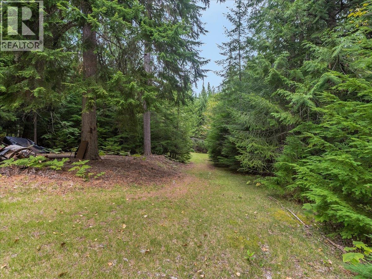 7720 AVIS Road, Winlaw