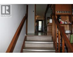 Living room - 200 5th  Nw Street, Nakusp, BC V0G1R0 Photo 15