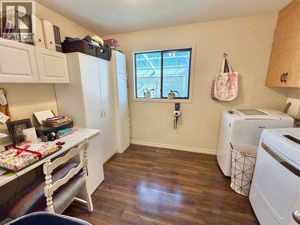 1004 13 Street SE - 12