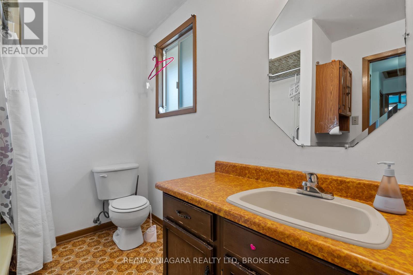 26 FORSTER AVENUE - 13
