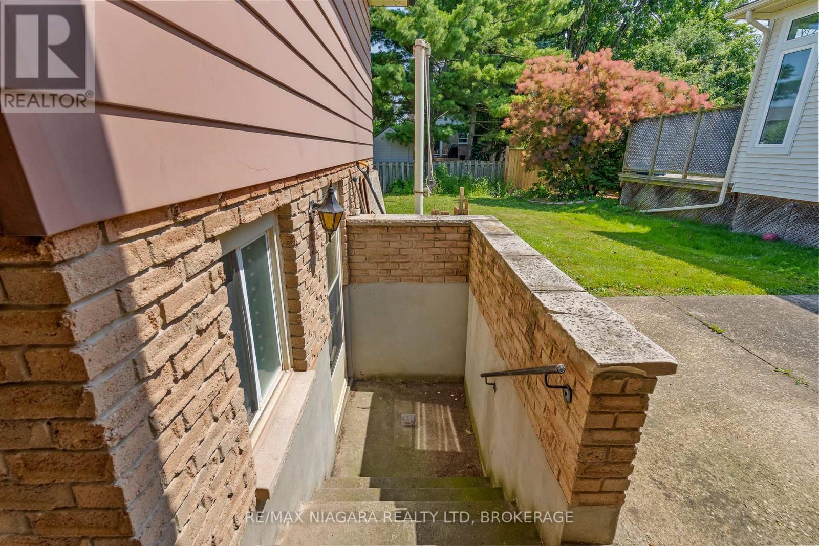 26 FORSTER AVENUE - 20