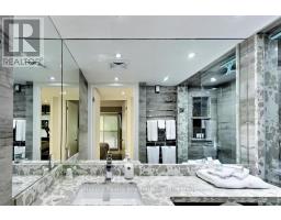 1040 The Queensway, Toronto, ON M8Z0A7 Photo 13