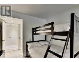 1040 The Queensway, Toronto, ON M8Z0A7 Photo 18