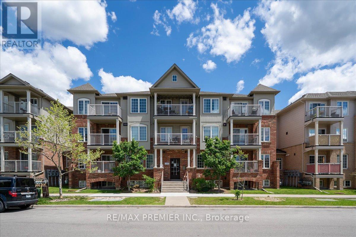 Photo of 141 Isaac Devins Boulevard