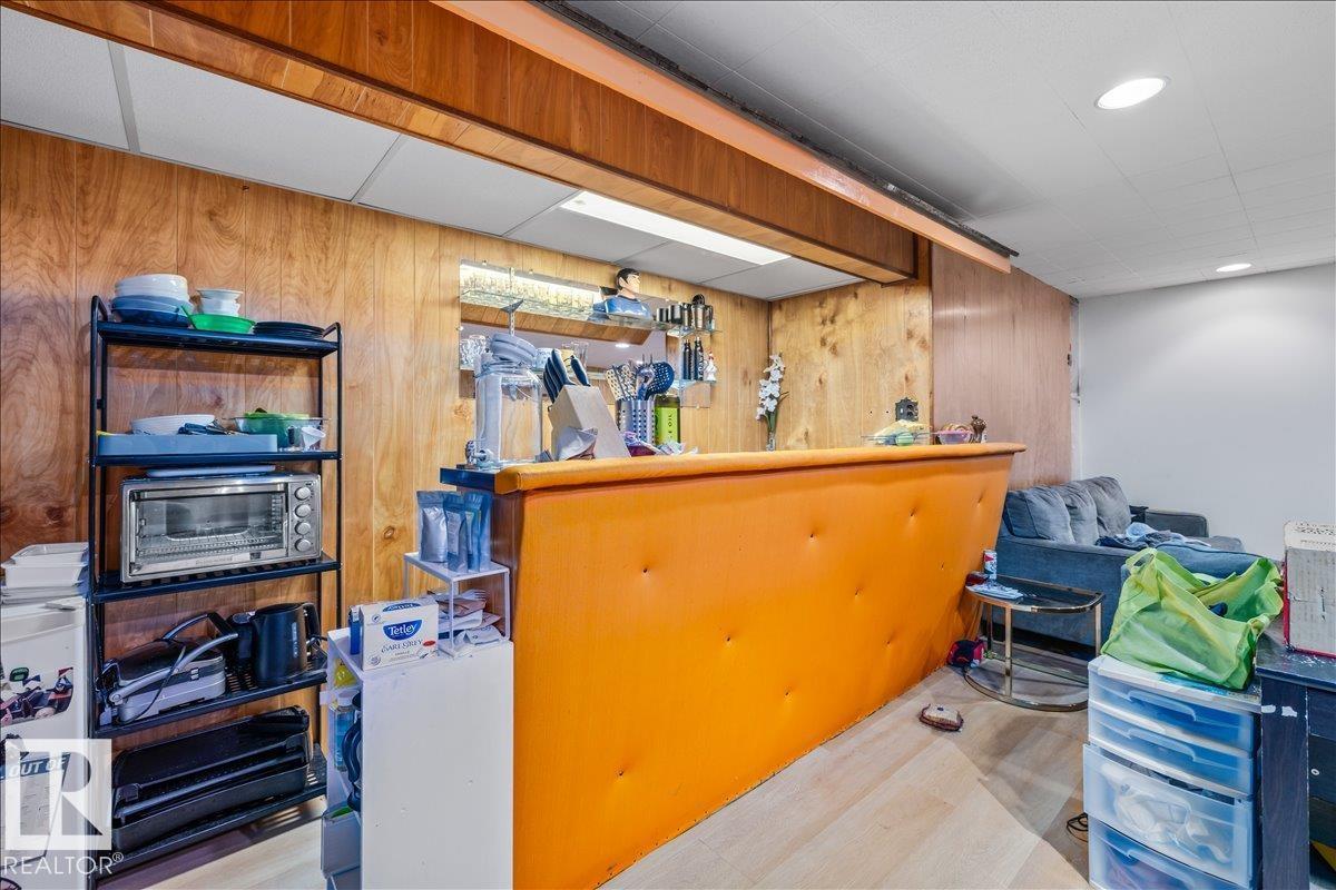 8736 72 ST NW - 27
