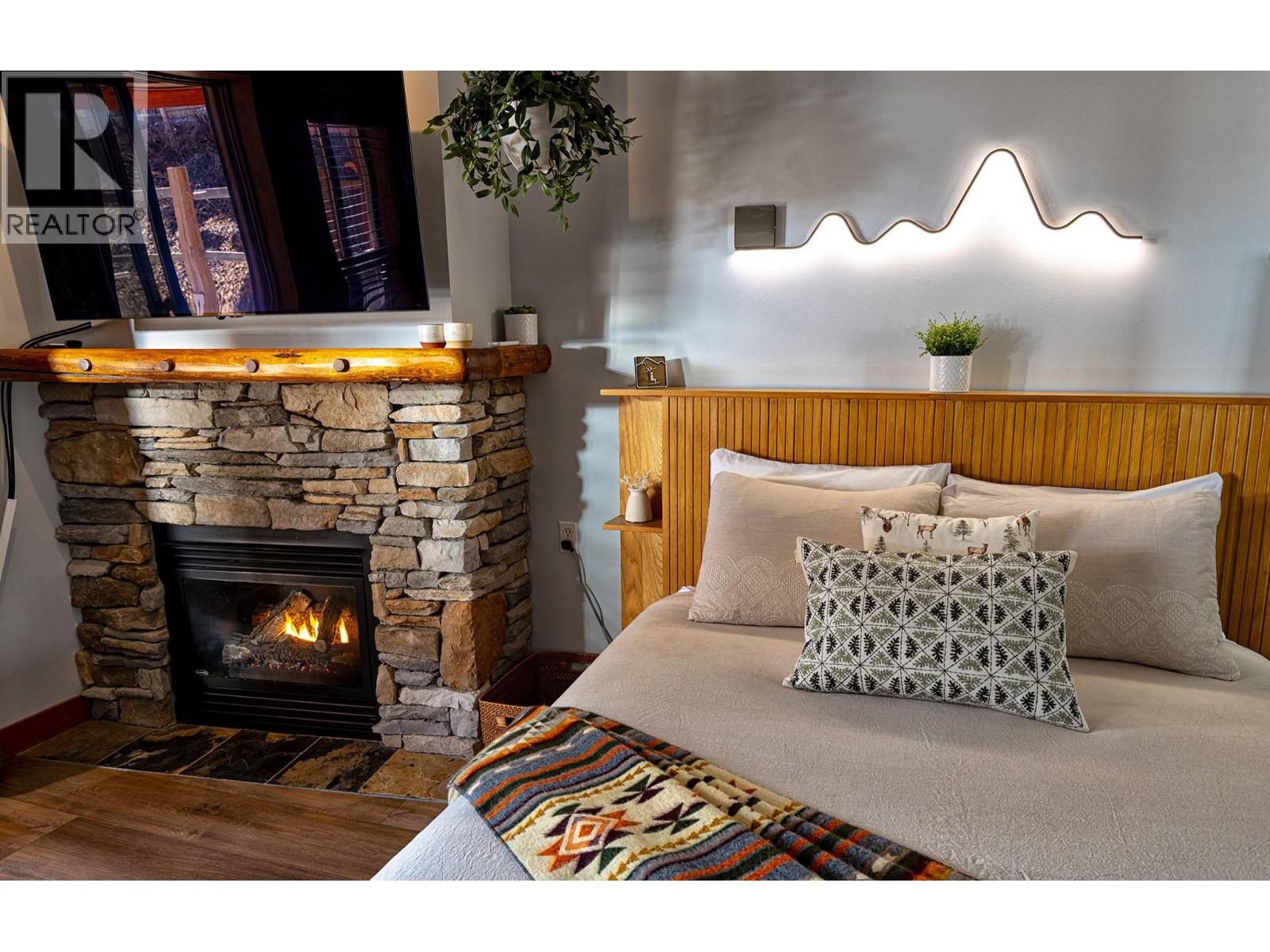 #113 2080 SUMMIT Drive - 7