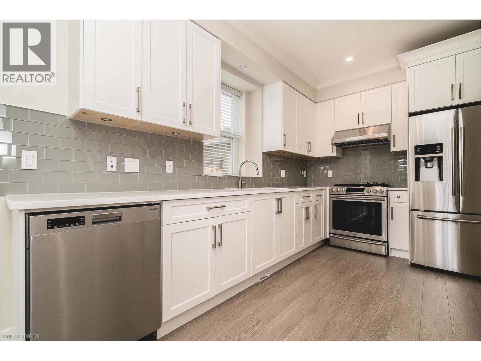 2368 34TH Avenue, Vancouver, British Columbia, V5R2S6, Vancouver, British Columbia — photo 2 of 5