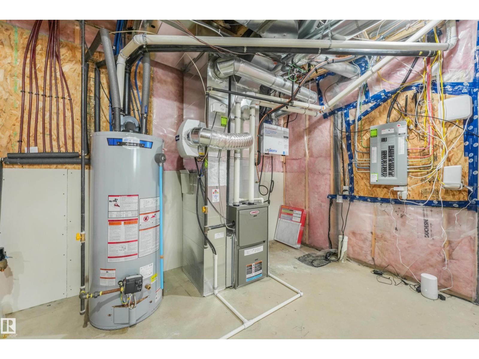 6453 177A AV NW - Image 43