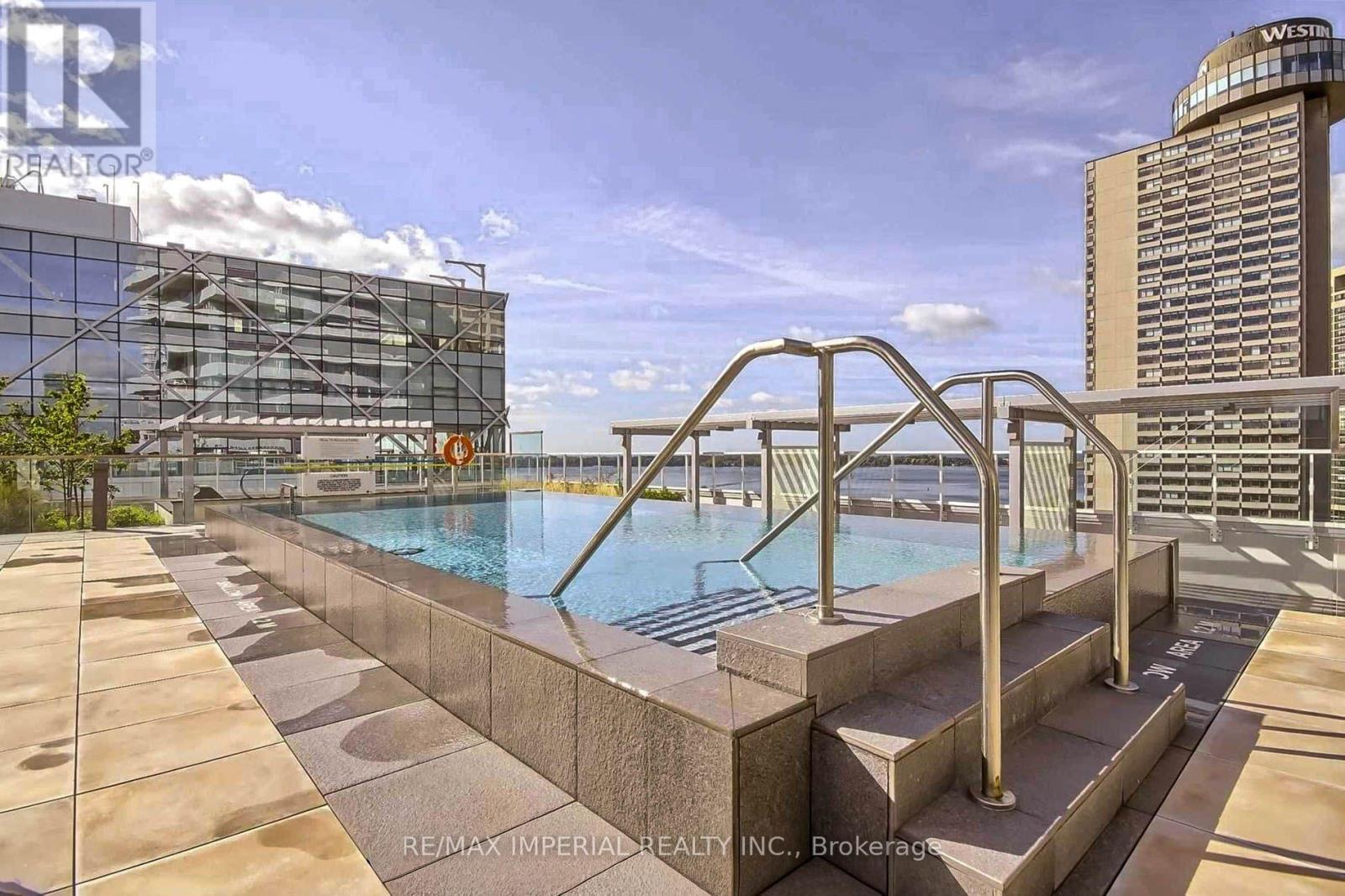 #205 15 QUEENS QUAY E - 17