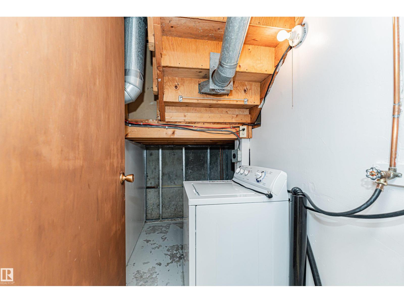 10530 173A AV NW - 50