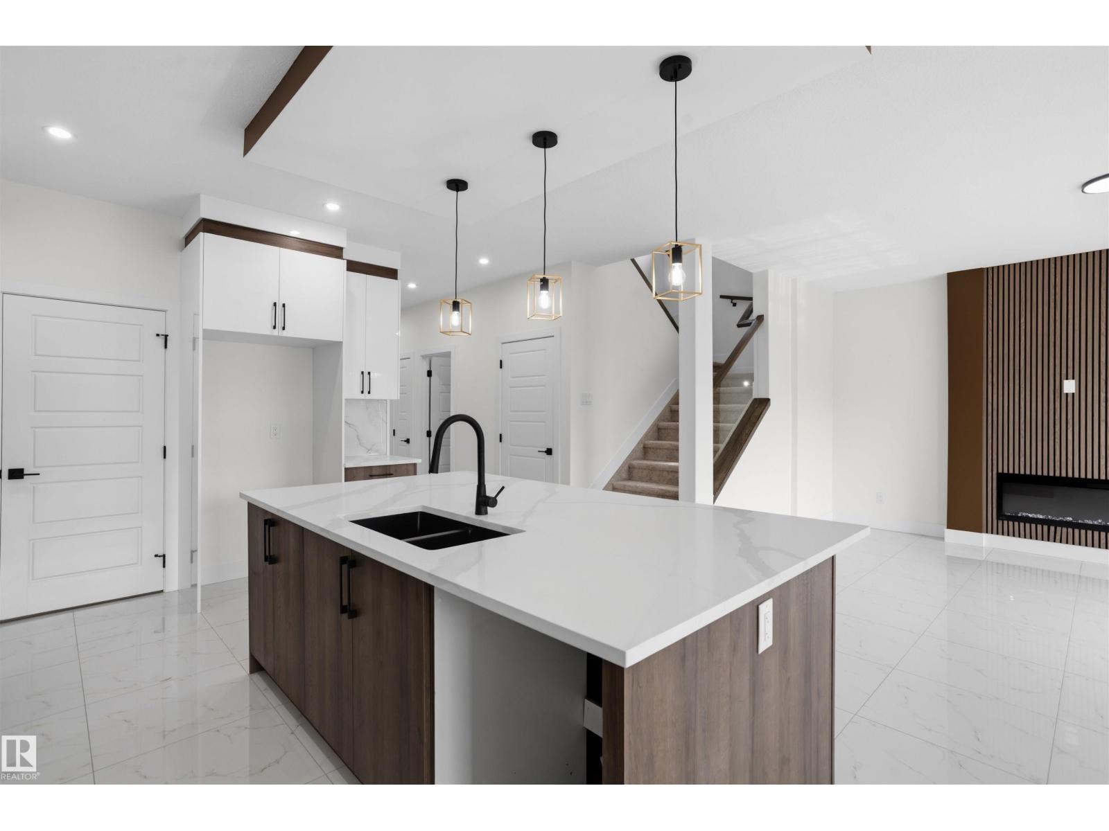 3211 5 AV SW - 14