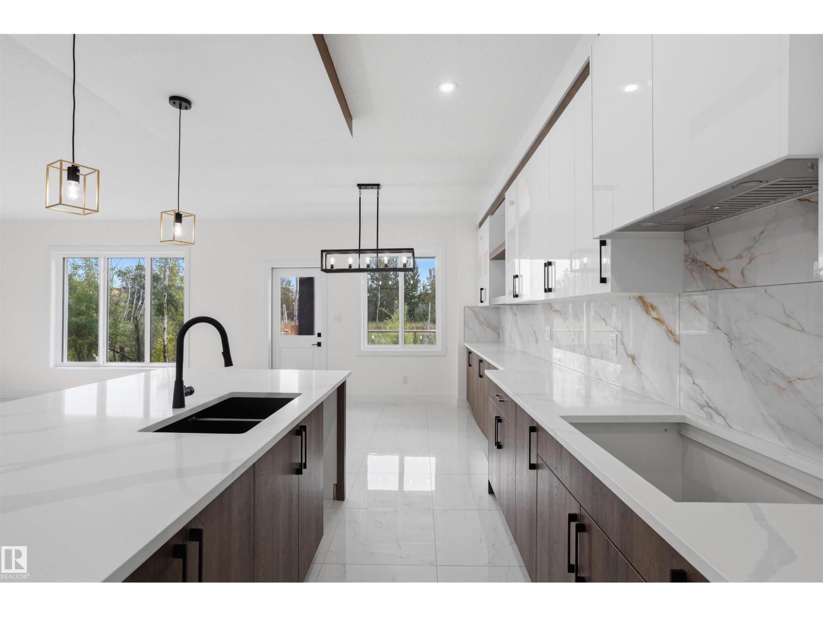 3211 5 AV SW - 16