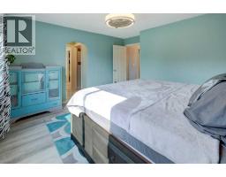 4pc Bathroom - 242 Crystal Green Point, Okotoks, AB T1S2K7 Photo 12