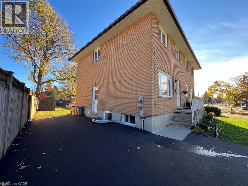 171 KINZIE Avenue Unit# Lower Level — photo 2