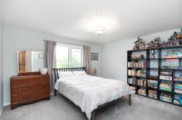 338 Giesbrecht Street, Steinbach, MB R5G0W7 Photo 11