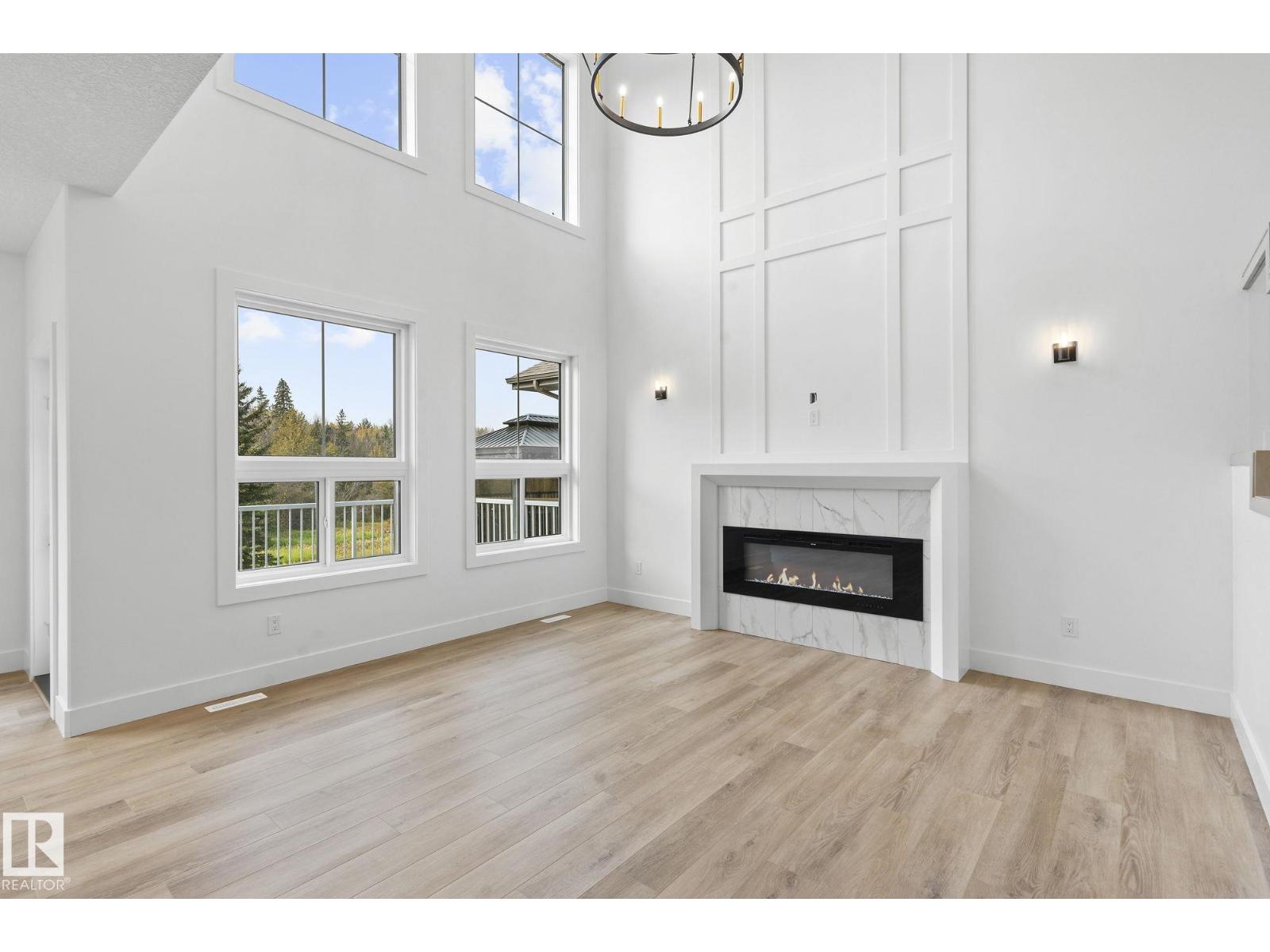 6424 29 AV SW - 23