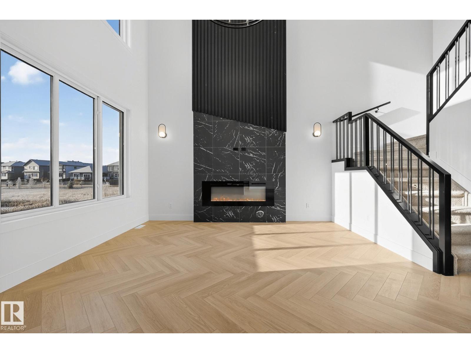 6424 29 AV SW - 24