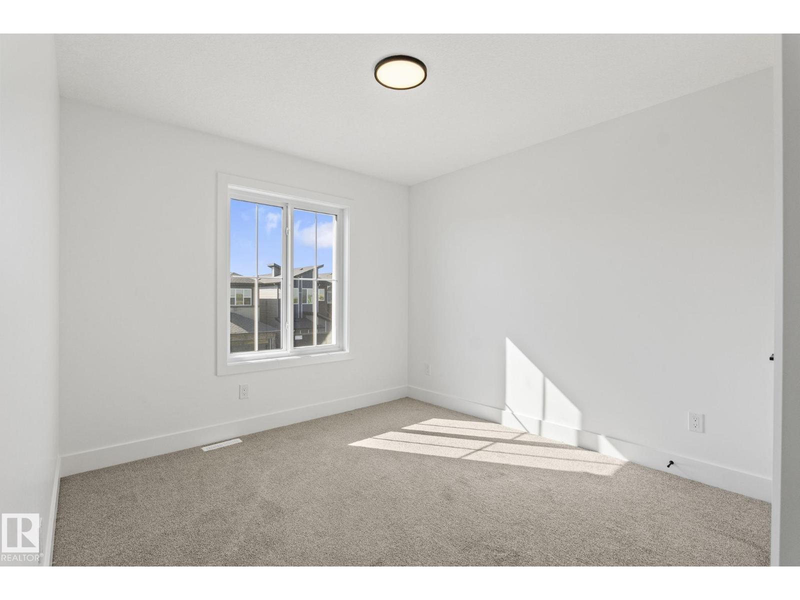 6424 29 AV SW - 37